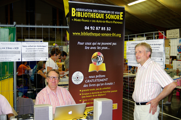 Stand de notre Bibliothèque Sonore au forum des associations de Digne-les-Bains