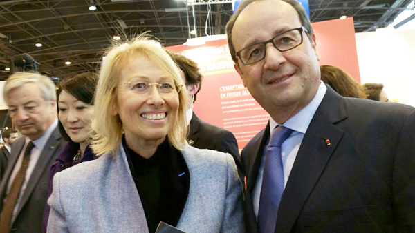 François Hollande, Président de la République, découvre les Bibliothèques Sonores au Salon du Livre de Paris