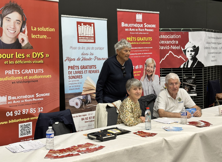 Le stand de la Bibliothèque Sonore 04 au Salon du livre de Digne-les-Bains en 2025